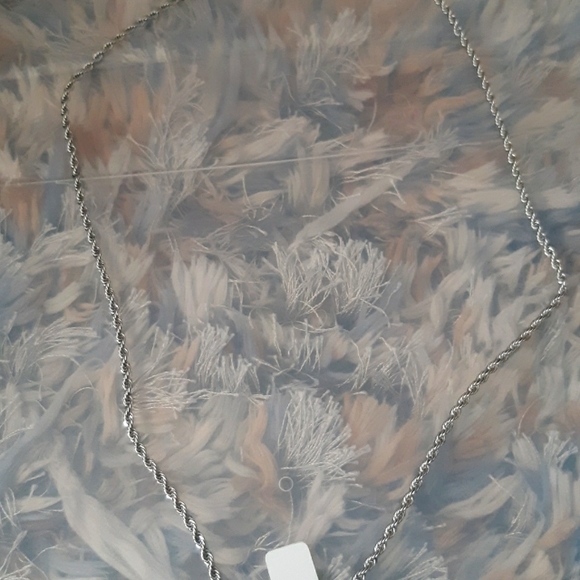 Jewelries/Necklace - Picture 2 of 2